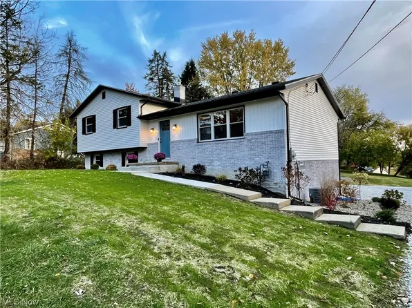 10126 Carlswood Ave NE, Hartville, OH 44632