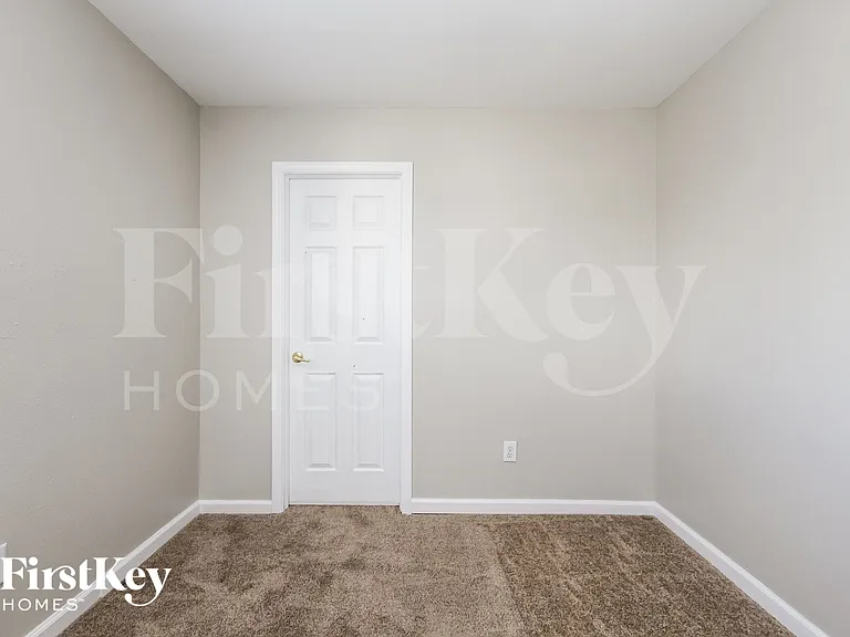 2814 Rothe Ln — Photo 13