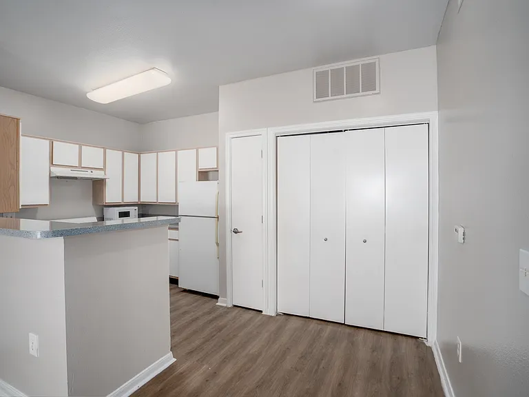 Freeport Oaks Apartments — Photo 15
