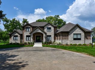 664 N Scottsvale Ln, Arlington Heights, IL 60004
