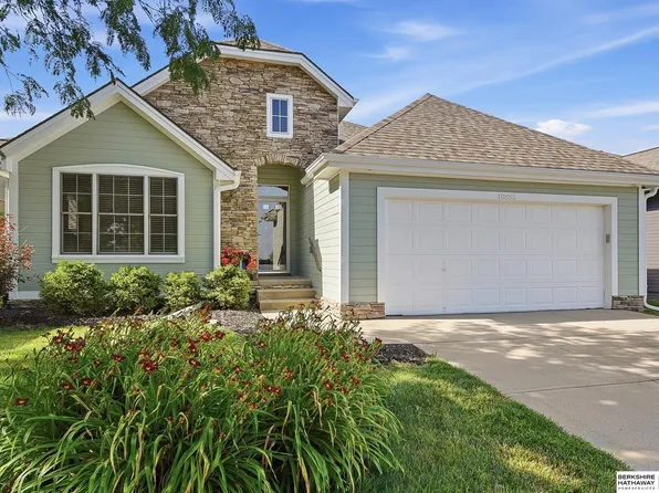 18895 Marcy St, Elkhorn, NE 68022