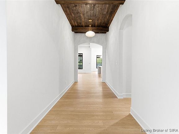 5th image of 713 Lillian Way