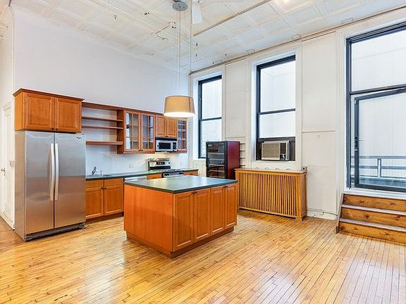 3rd image of 39 Worth St APT 2E