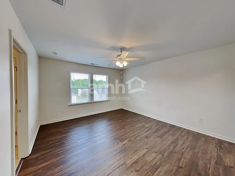 255 Plymouth Dr — Photo 9