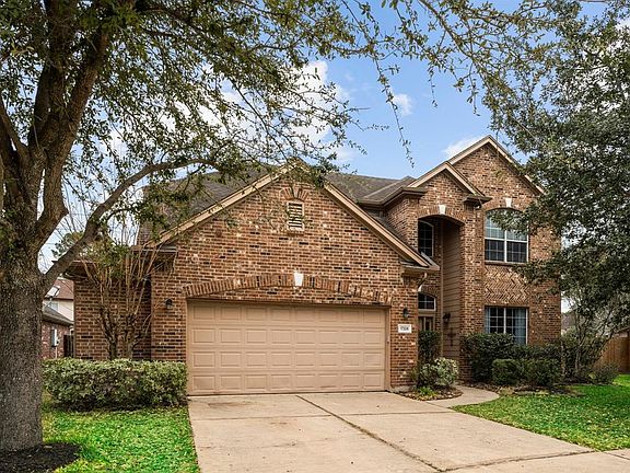 Front Yard. 2.5 car garages gives expanded space for parking and storage.
