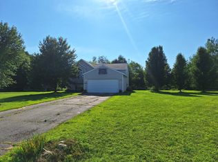 16575 Doe Dr NE, Cedar Springs, MI 49319