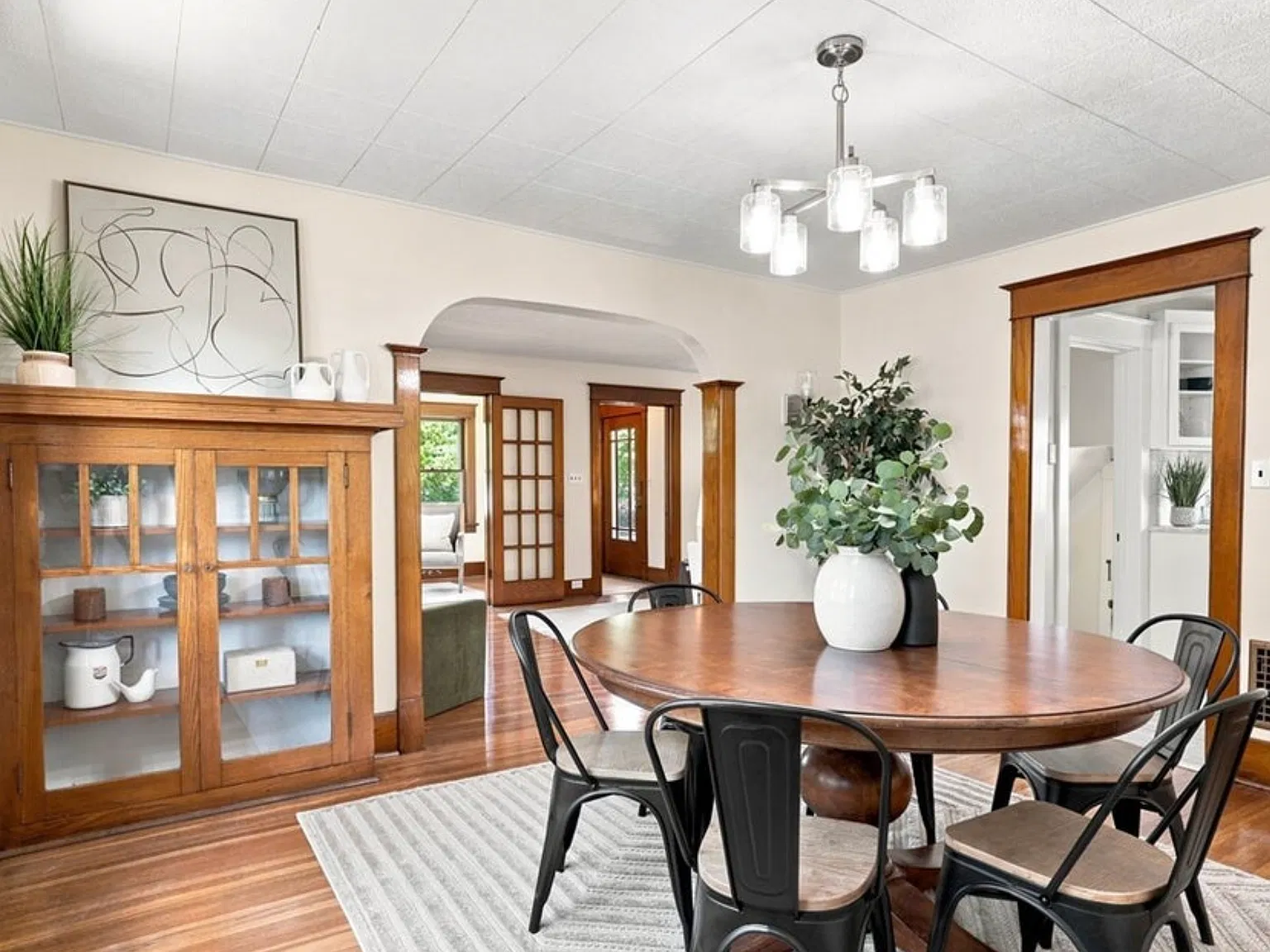 3 bed, 1.5 bath, 1557 sqft, $2,200 — Photo 4