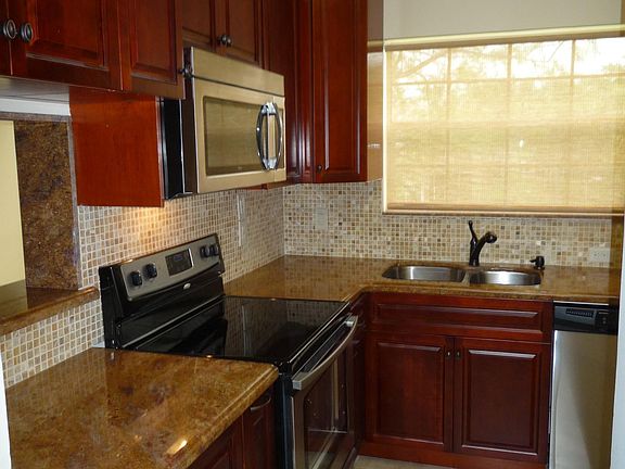 4th image of 891 Cypress Park Way #K6