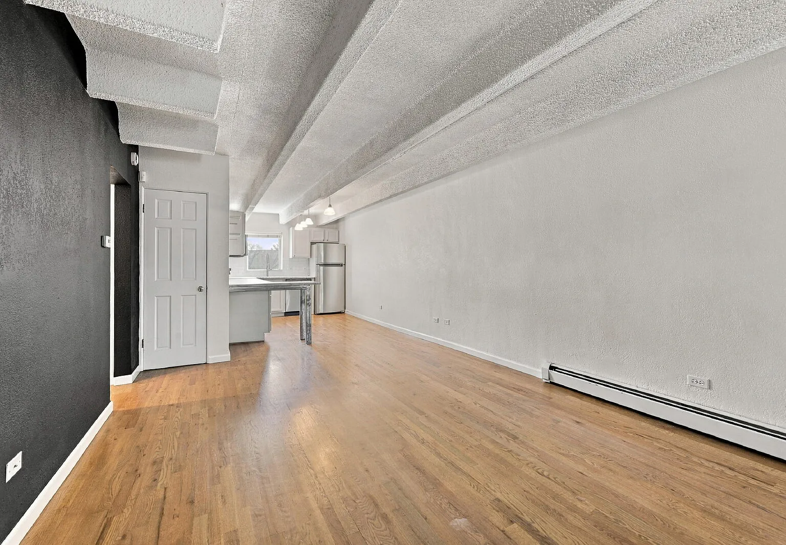 1 bed, 1.0 bath, 602 sqft, $1,555 — Photo 3