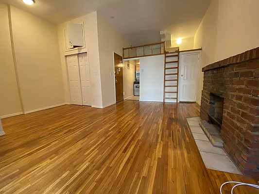 Rented by Compass | media 16