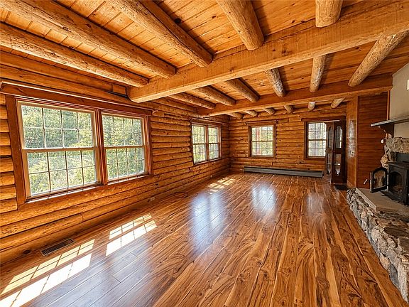 4th image of 1901 Bernina Dr