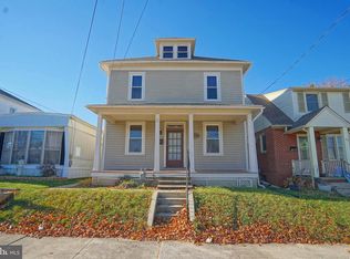 24 Monroe St, Hanover, PA 17331