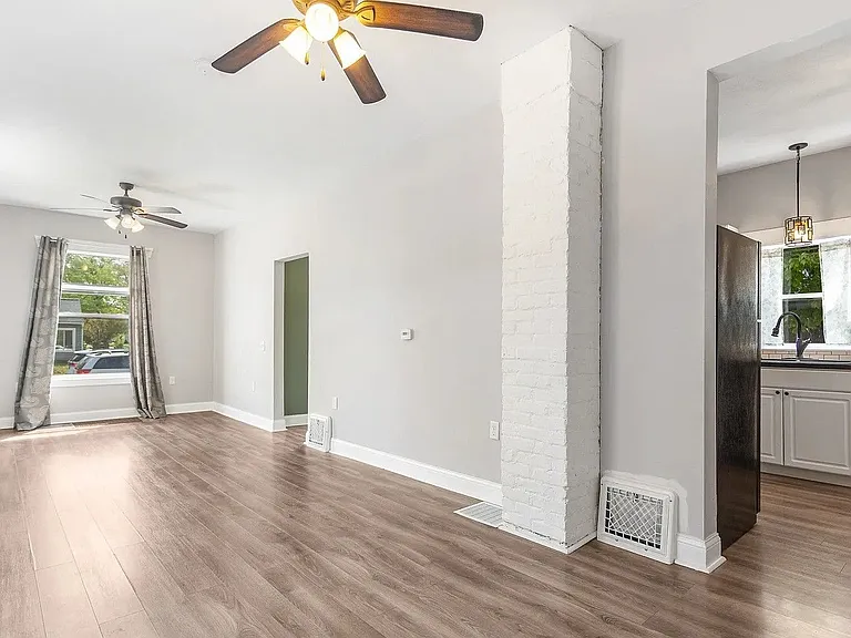 408 Van Raalte Ave — Photo 5