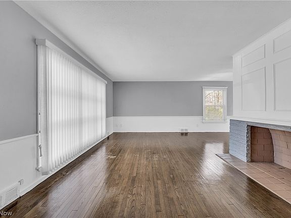 3rd image of 1791 Forest Dr