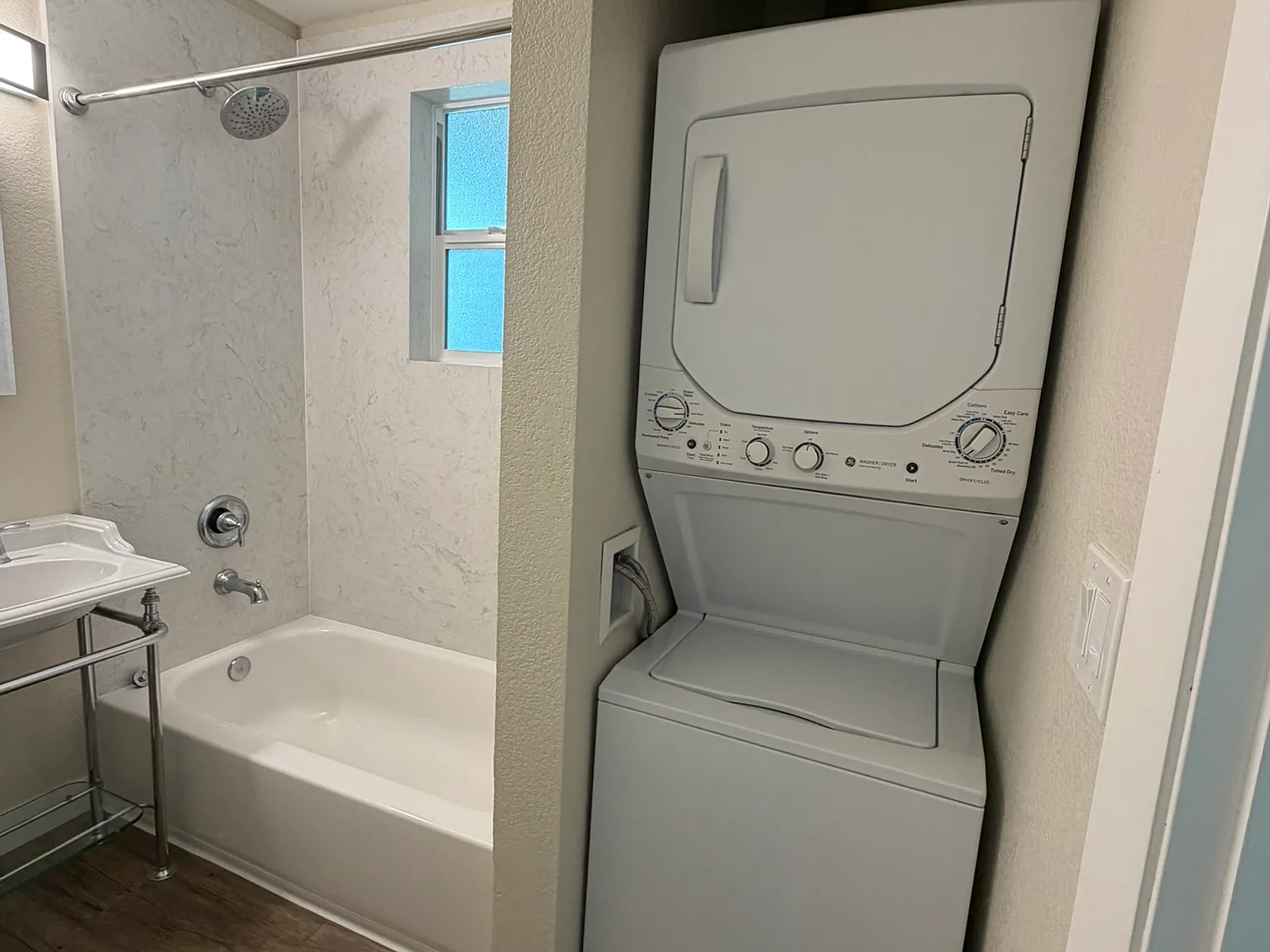 Arlington Apartments — Photo 3
