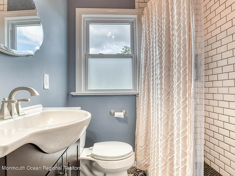 1505 Emory St #WINTER RENTAL — Photo 28