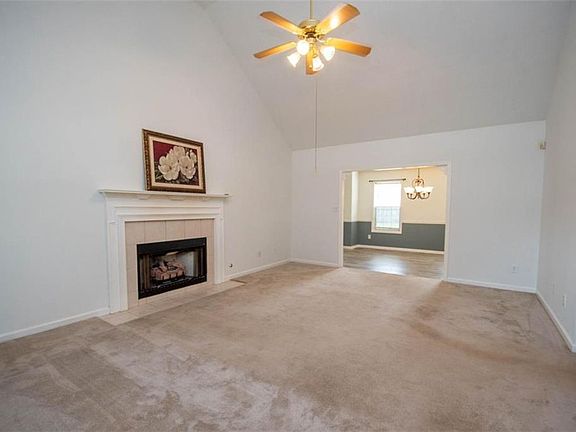 3rd image of 115 Oakview Trce