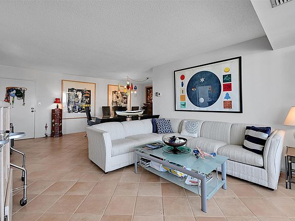 3rd image of 2841 N Ocean Boulevard #1809