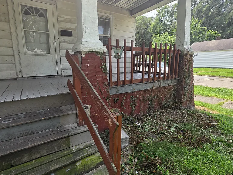 1303 E Hickory St — Photo 49