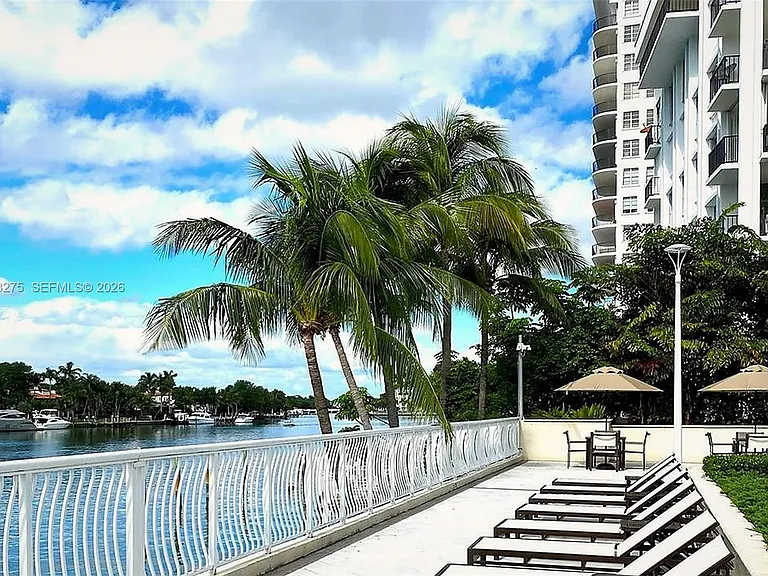 5600 Collins Ave #11L — Photo 16