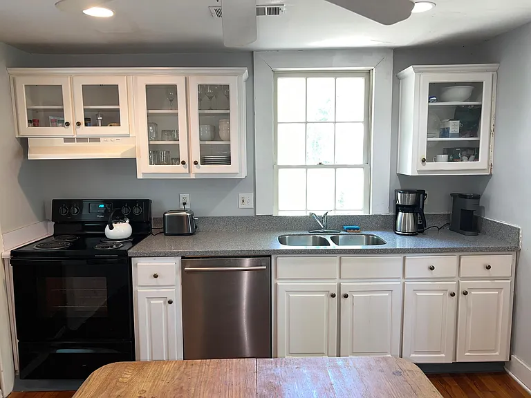524 Colleton Ave SE — Photo 8