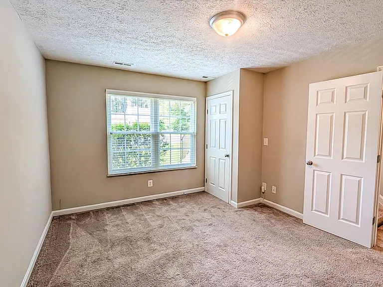 21530 Warwick Ct — Photo 43