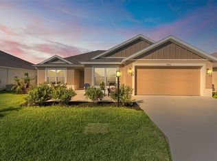 7520 Far Hills Loop, Okahumpka, FL 34762