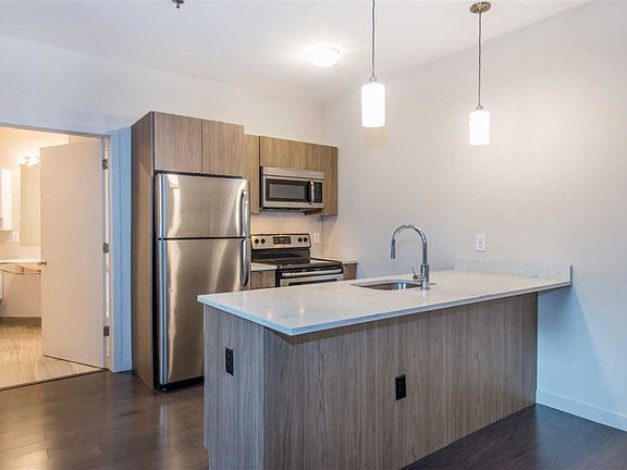 5th image of 361 Newark Ave #307