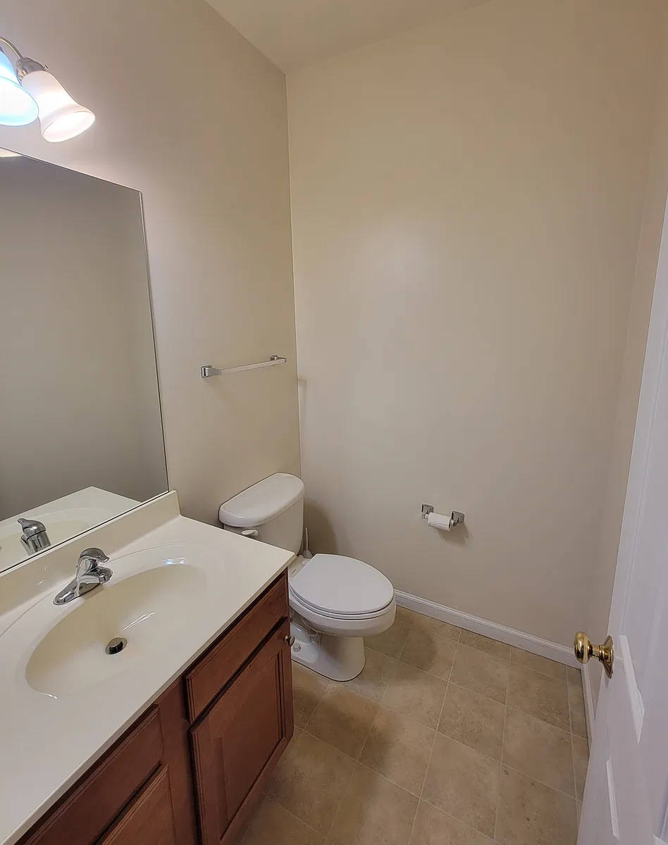 Building Photo - 807 Berne Ct #807