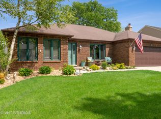 1808 Paddock Ct, Naperville, IL 60565