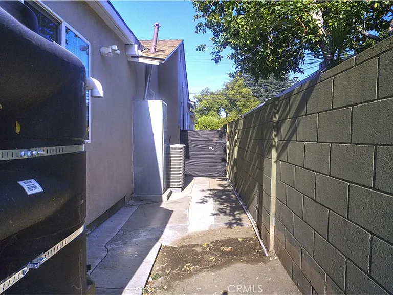 8163 Willis Ave — Photo 28