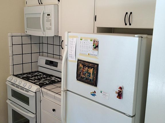5th image of 960 Alice Ln APT 4