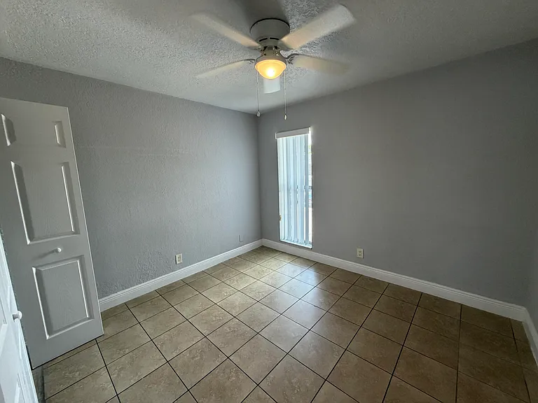 4423 Treehouse Ln #C — Photo 2
