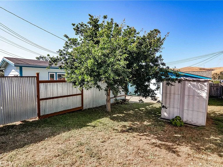 960 Balboa St — Photo 13