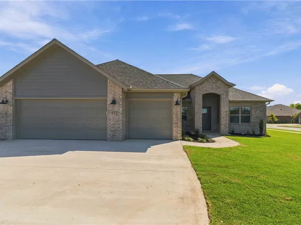 112 N Box Turtle Ave, Farmington, AR 72730