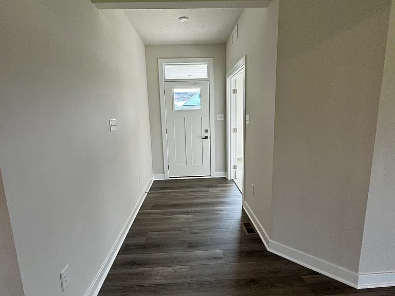2011 Creswell Dr — Photo 17