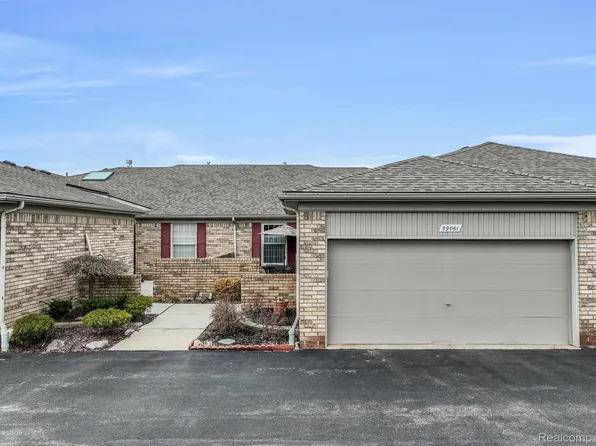 59061 Golden Oak Ct, Washington, MI 48094