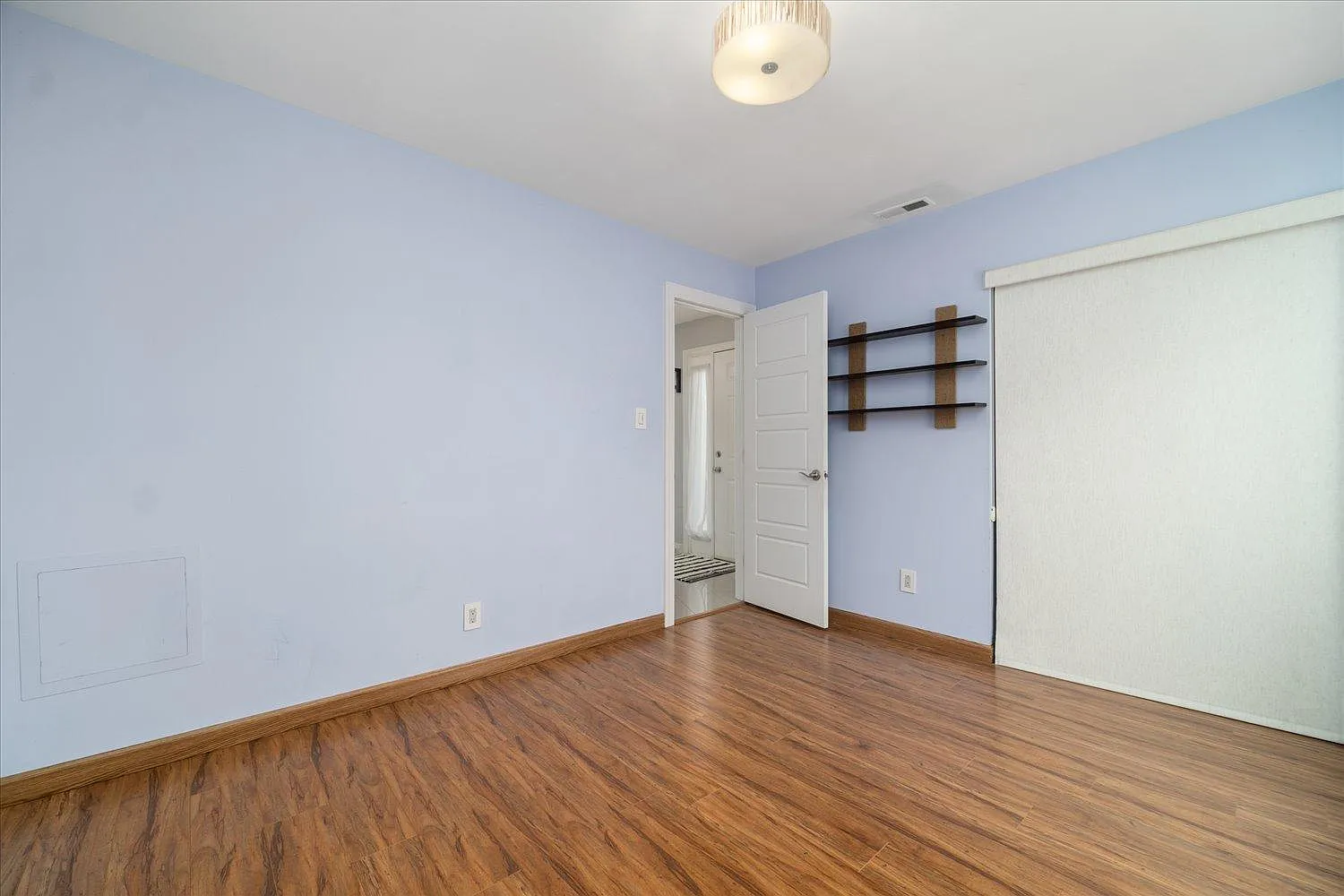 2 bed, 948 sqft, $2,095 — Photo 2