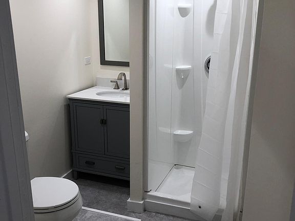 3rd image of 6310 N Lakewood Ave #1