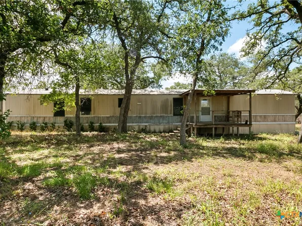 142 Oak Valley Dr, La Vernia, TX 78121
