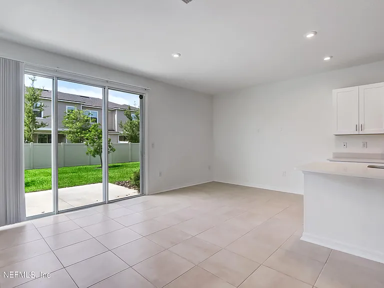 280 Anthony Dr — Photo 19