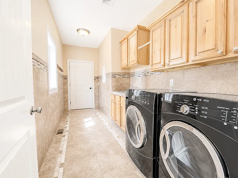 18165 N Midland Blvd — Photo 7