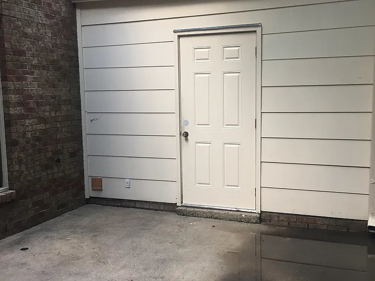 815 Seabury Ct — Photo 2