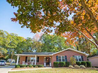 27 Richwood Dr, Greenville, SC 29607