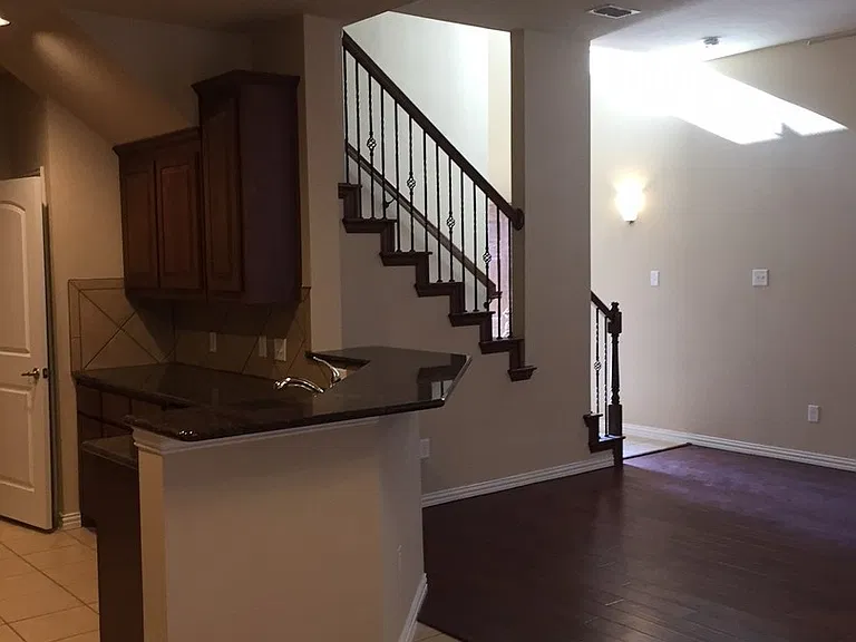 243 Sherburne St — Photo 3