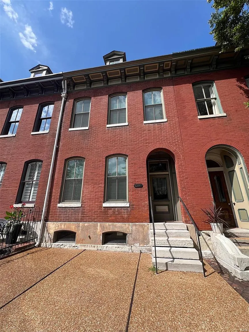 1207 Sidney St photo 1