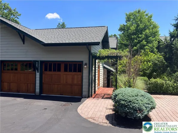 3485 Creekside Ct, Lower Saucon, PA 18015