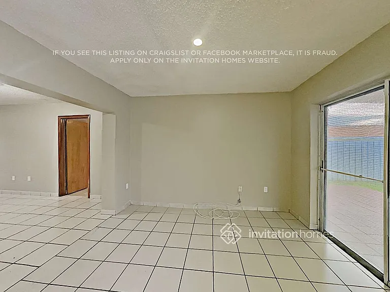 5920 SW 148th Ave — Photo 8