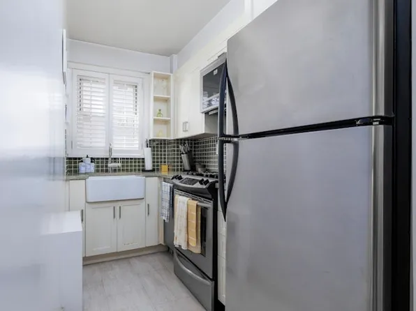 166 East 35th Street image 9 of 16