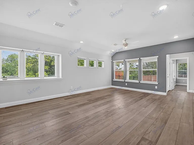 159 Bryant Ln — Photo 4